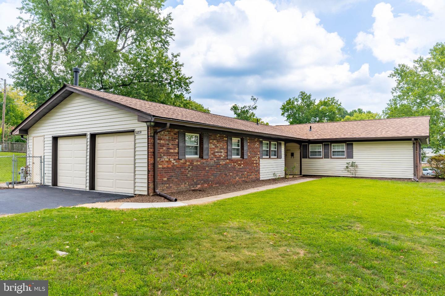 4819 Riverton Ln Property Photo 1
