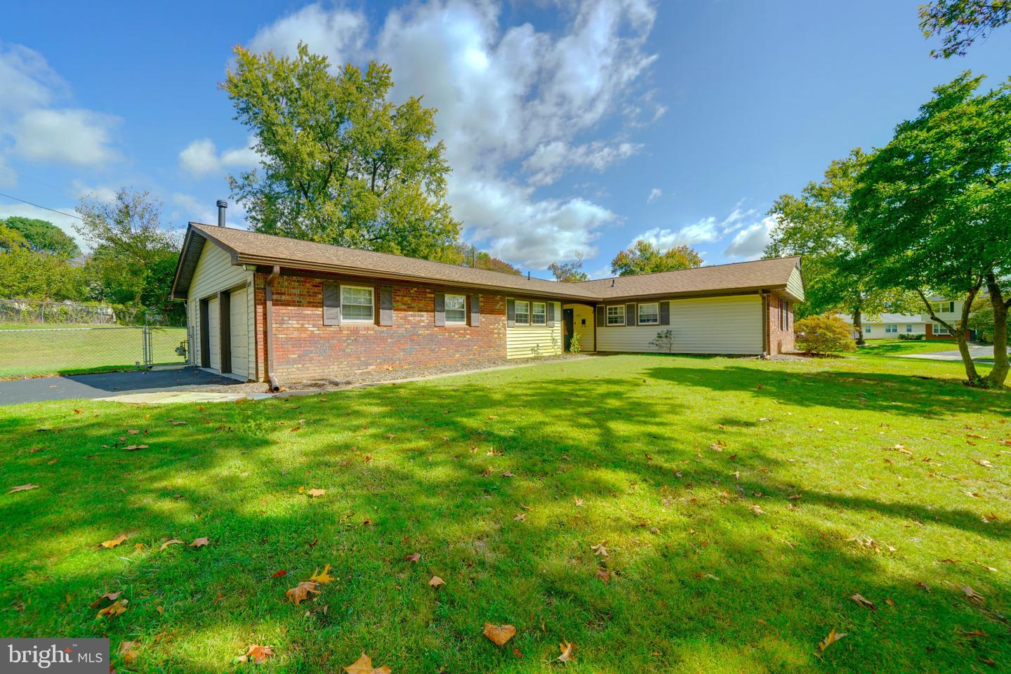 4819 Riverton Ln Property Photo 1