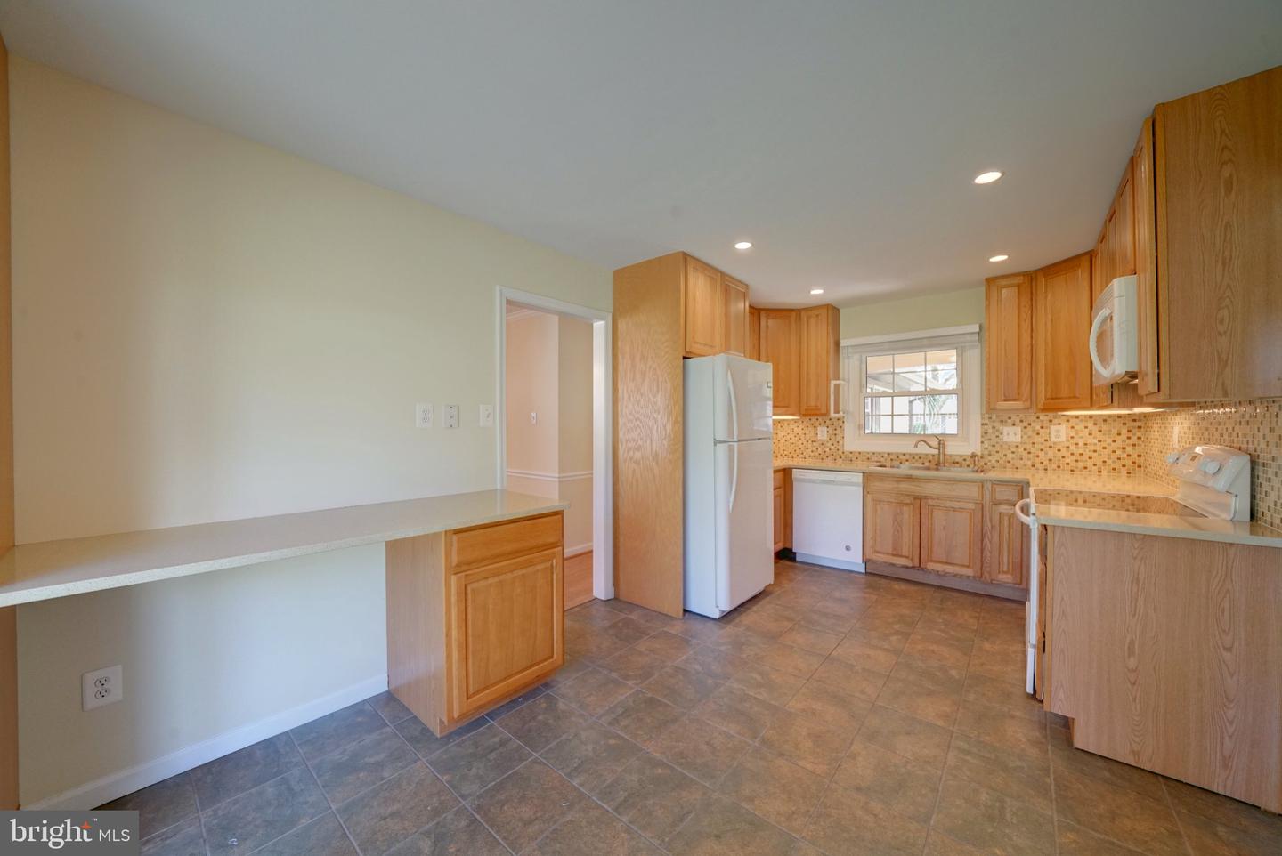 4819 Riverton Ln Property Photo 3