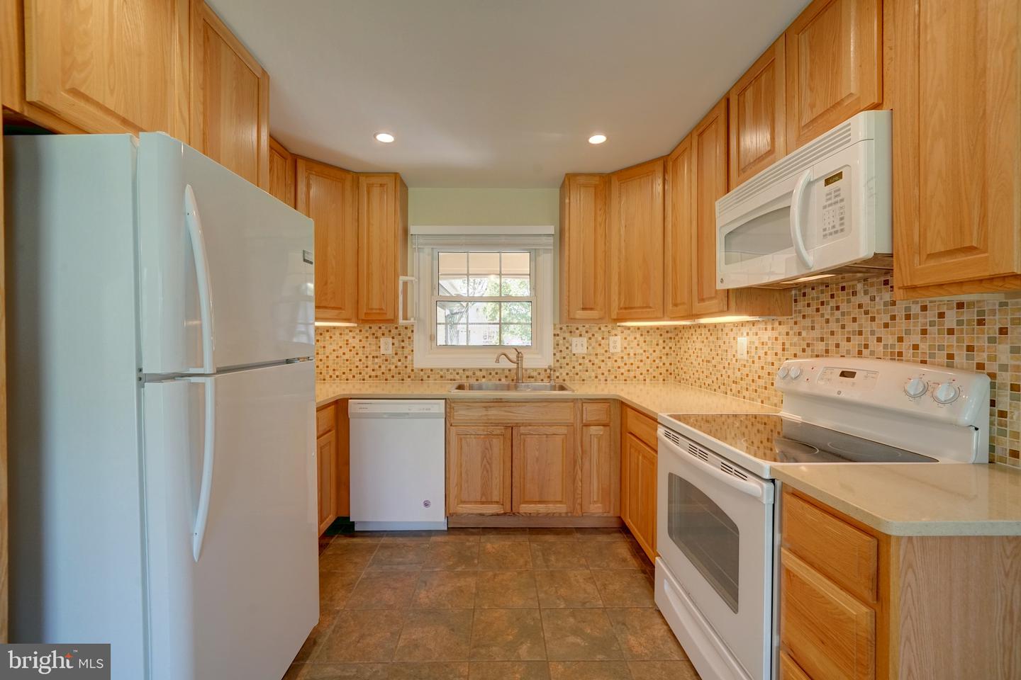 4819 Riverton Ln Property Photo 6