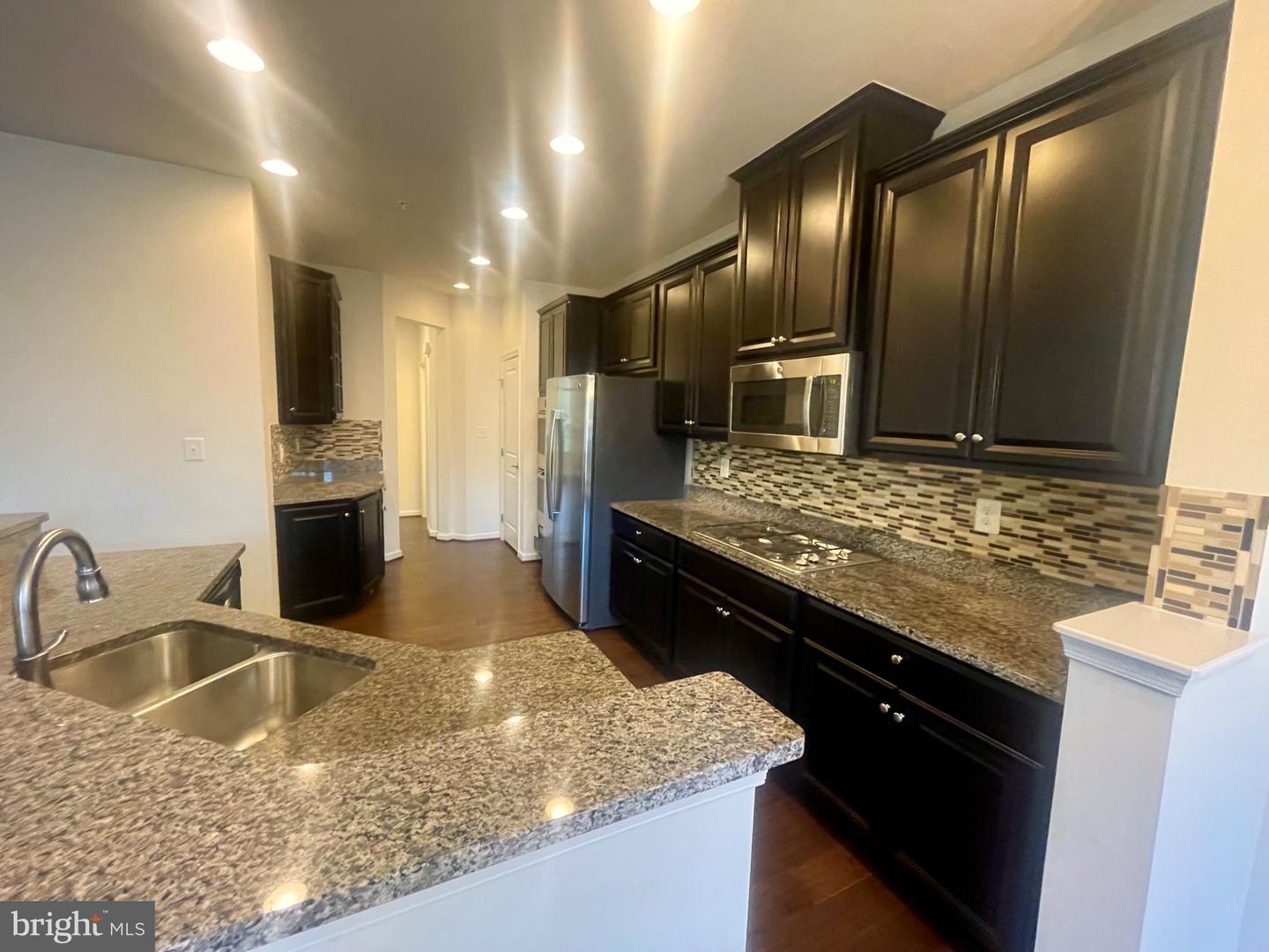 15601 Swanscombe Loop Property Photo 8