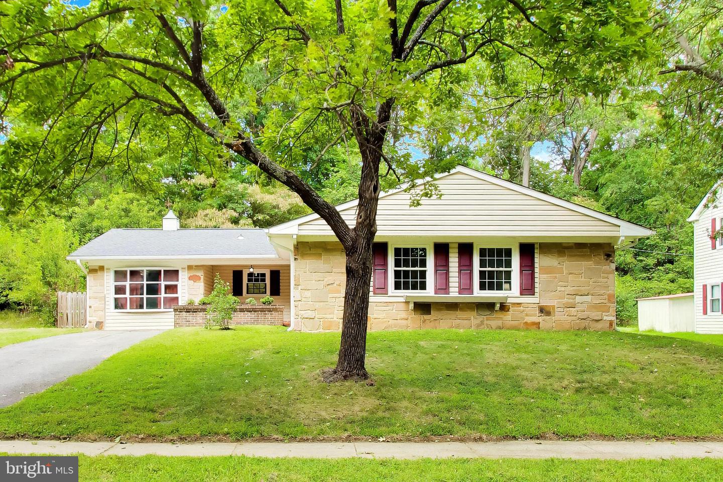 12208 Madeley Ln Property Photo 1