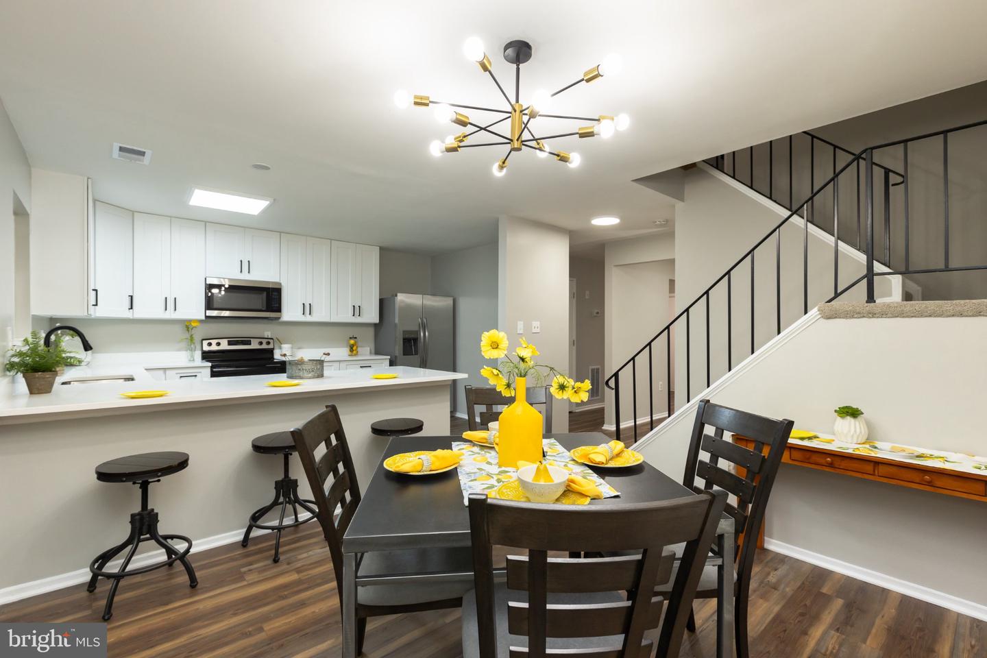7619 Swan Ter Property Photo 3