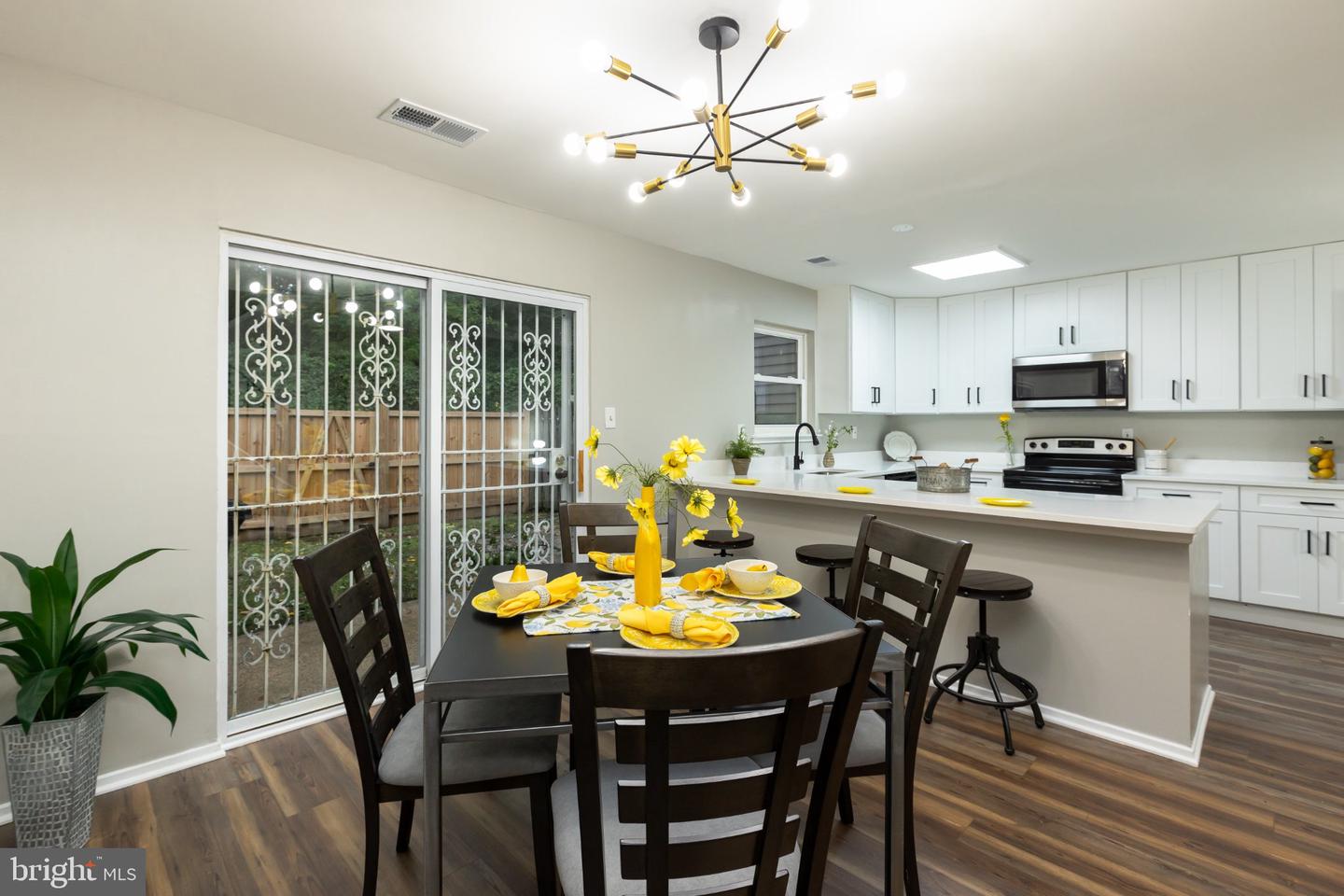 7619 Swan Ter Property Photo 4