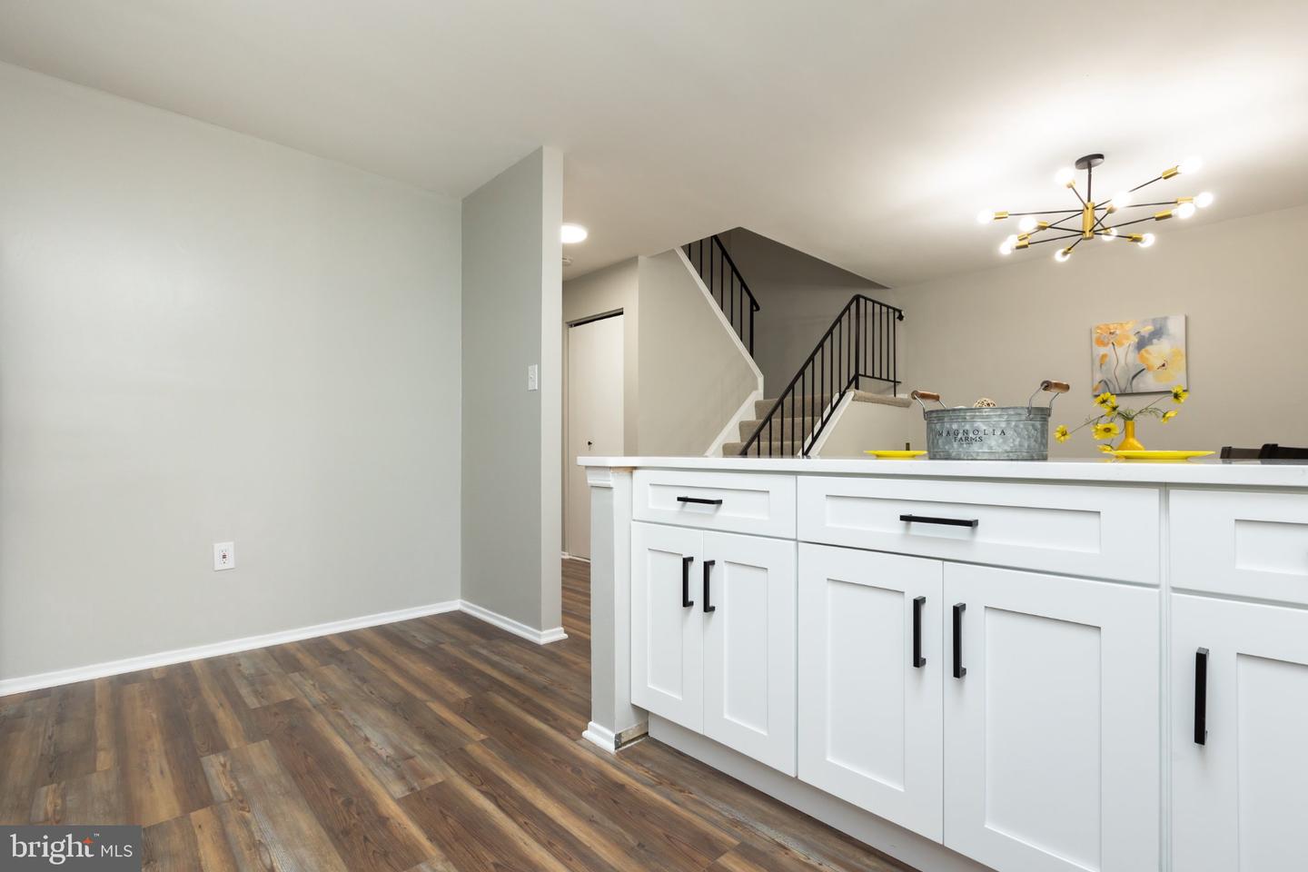 7619 Swan Ter Property Photo 14