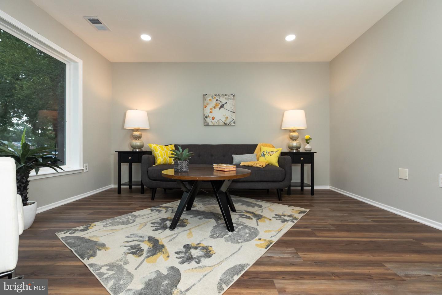 7619 Swan Ter Property Photo 18
