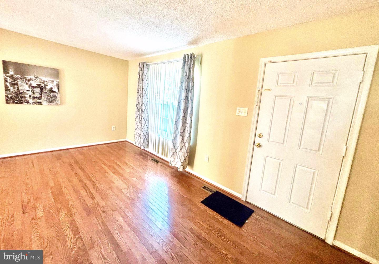 723 Saint Michaels Dr Property Photo 3