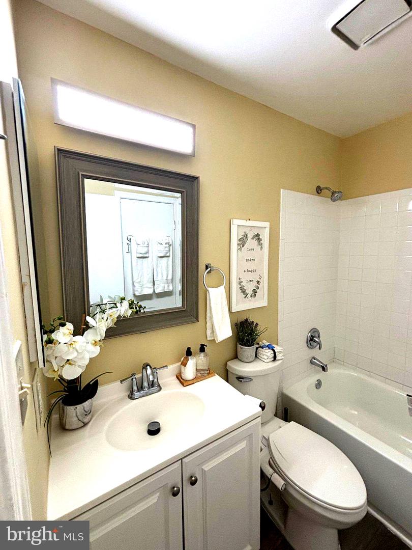 723 Saint Michaels Dr Property Photo 24
