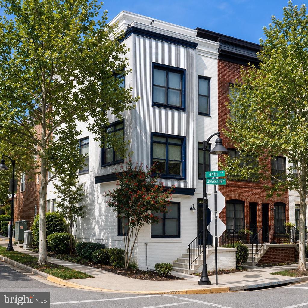 4400 Longfellow St Property Photo 1