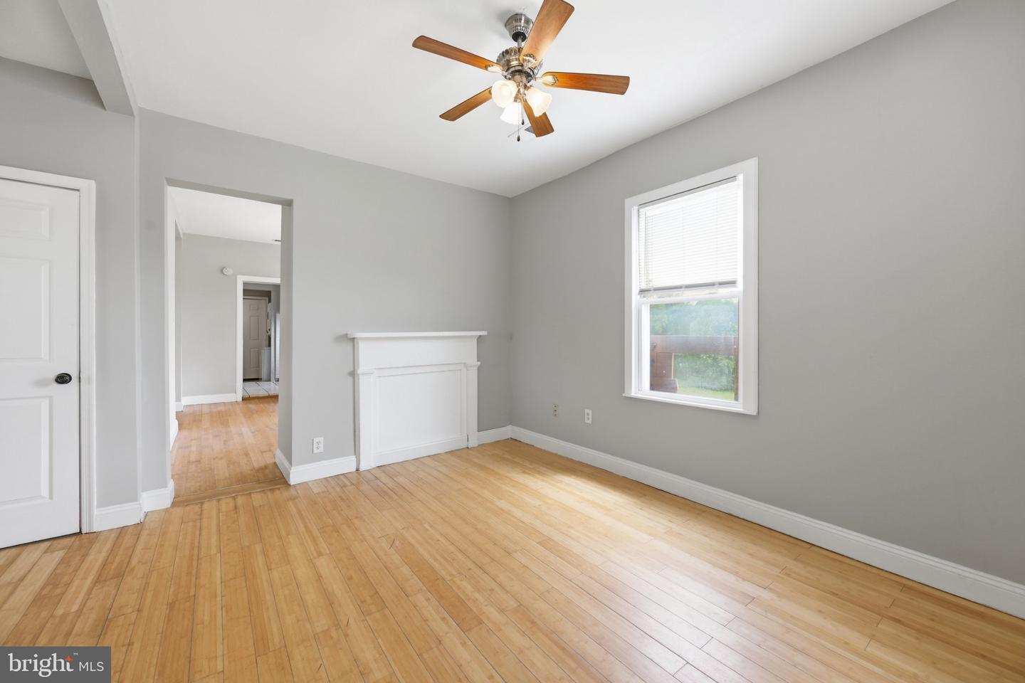 809 Eastern Ave Property Photo 3
