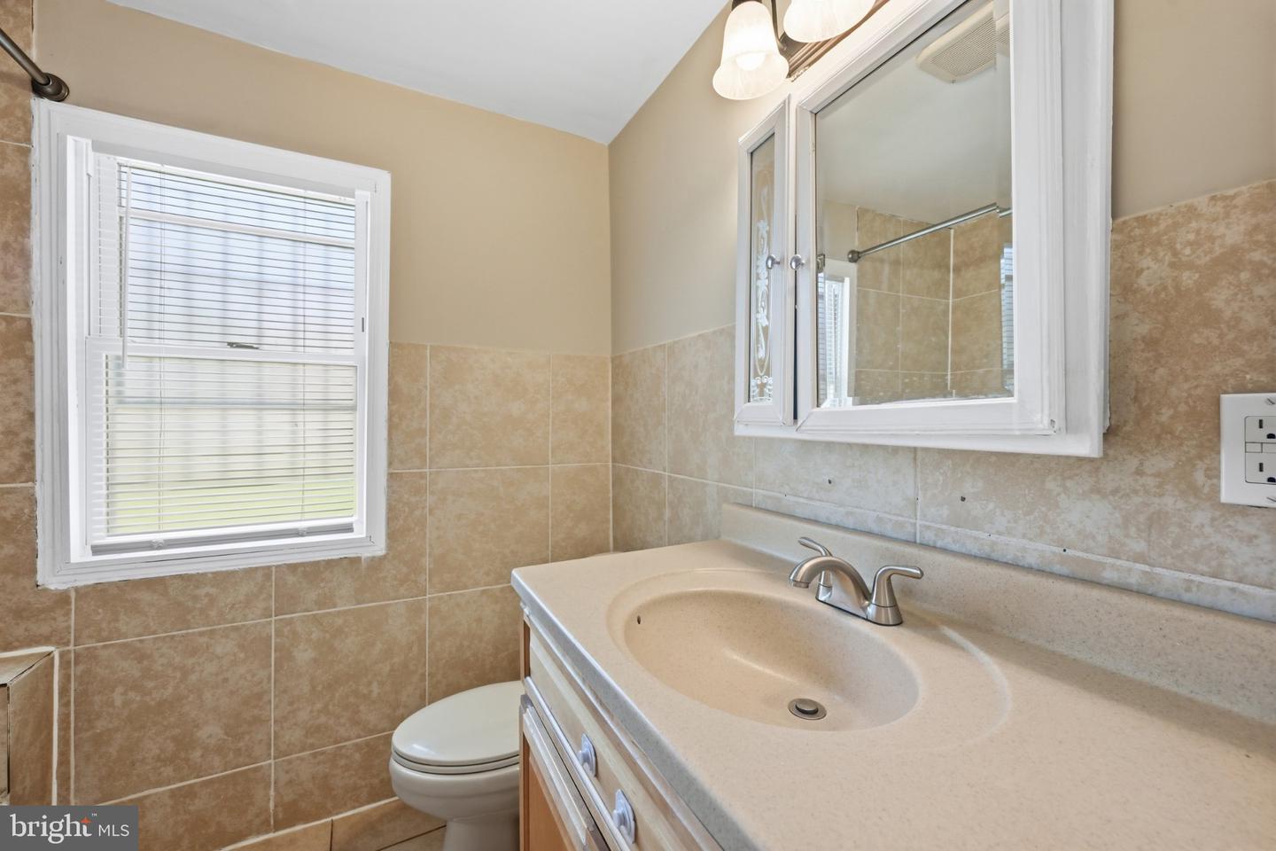 809 Eastern Ave Property Photo 18