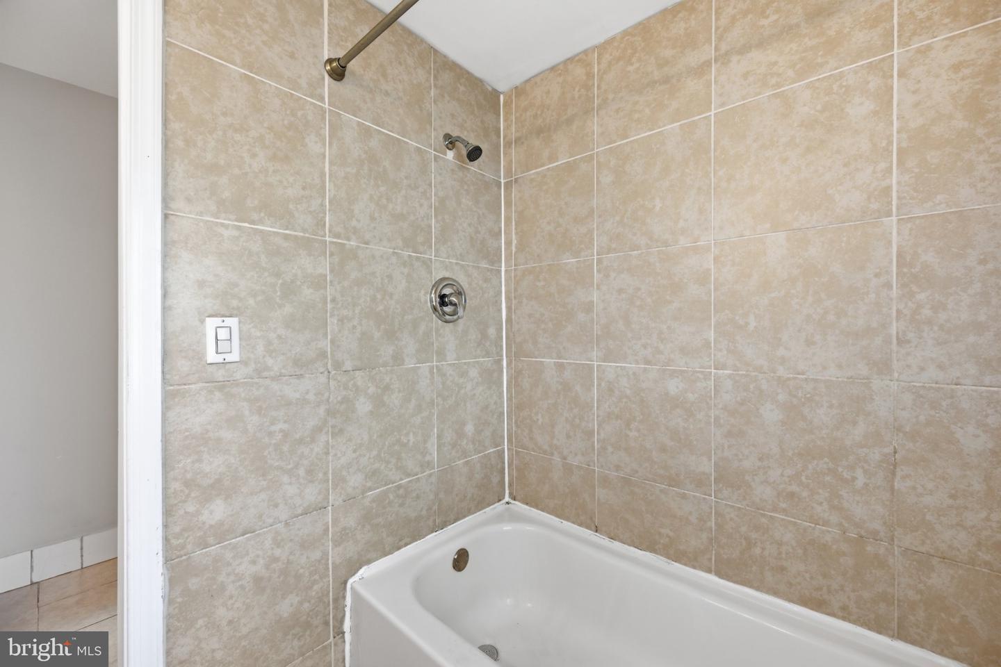 809 Eastern Ave Property Photo 19