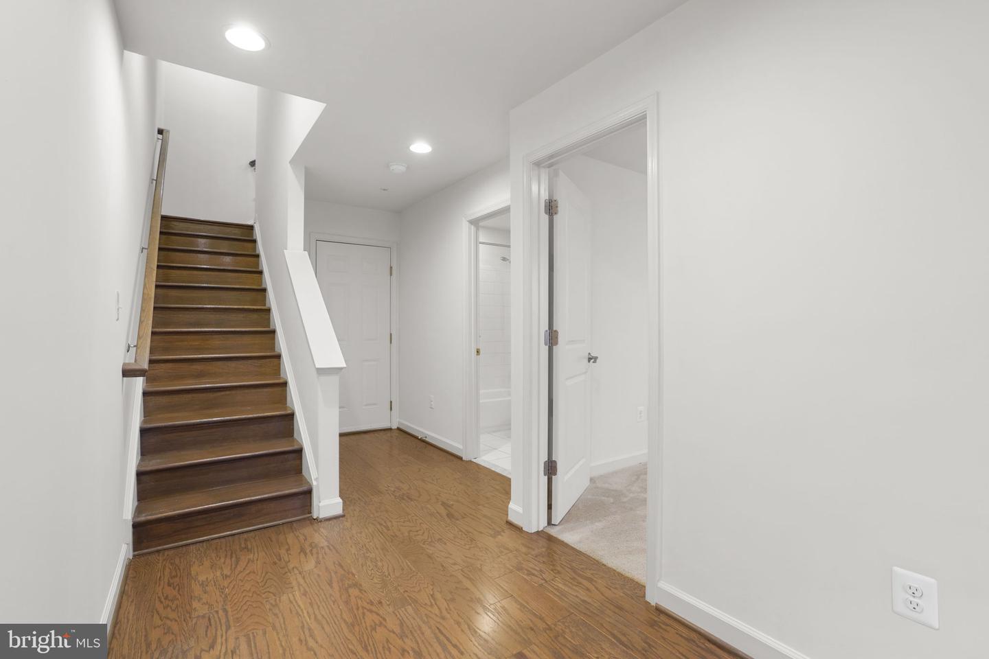 9811 Wood Glen Ter Property Photo 2
