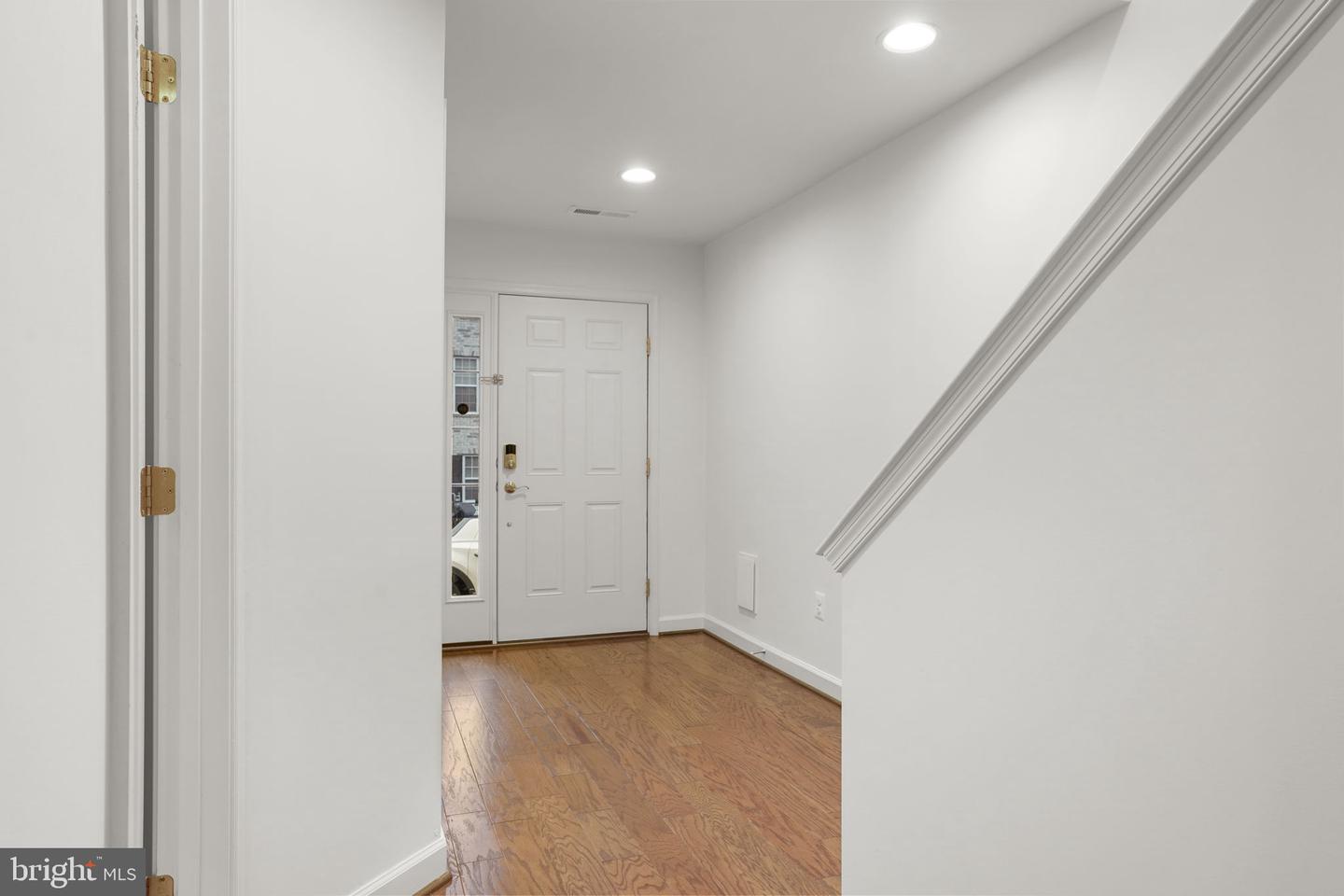 9811 Wood Glen Ter Property Photo 3