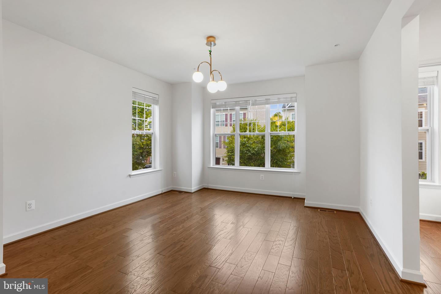 9811 Wood Glen Ter Property Photo 11
