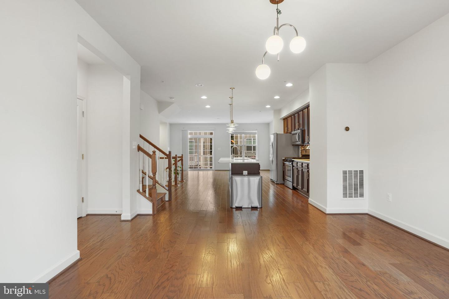 9811 Wood Glen Ter Property Photo 14