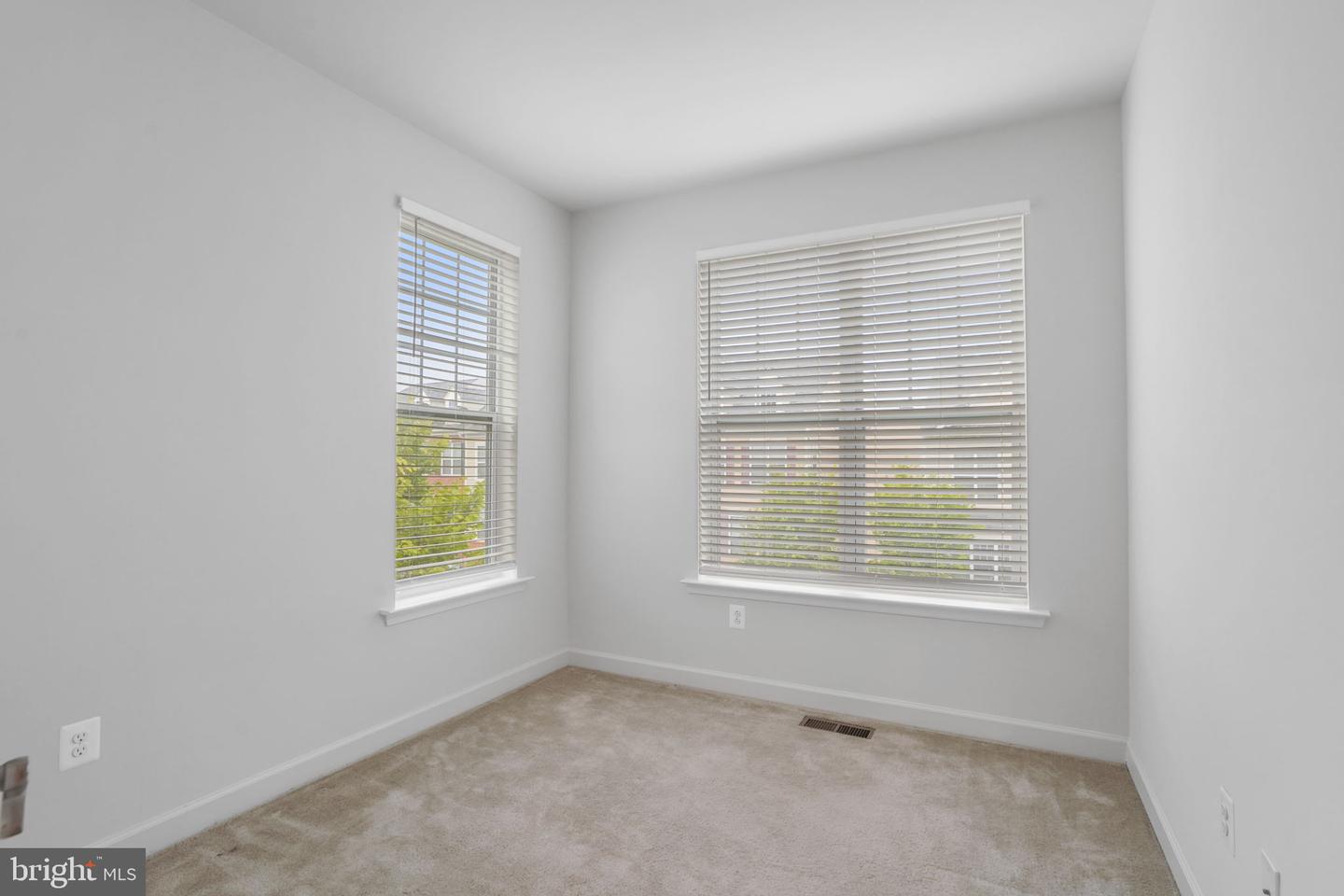 9811 Wood Glen Ter Property Photo 34