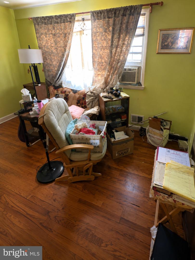 3409 Delancey St Property Photo 4