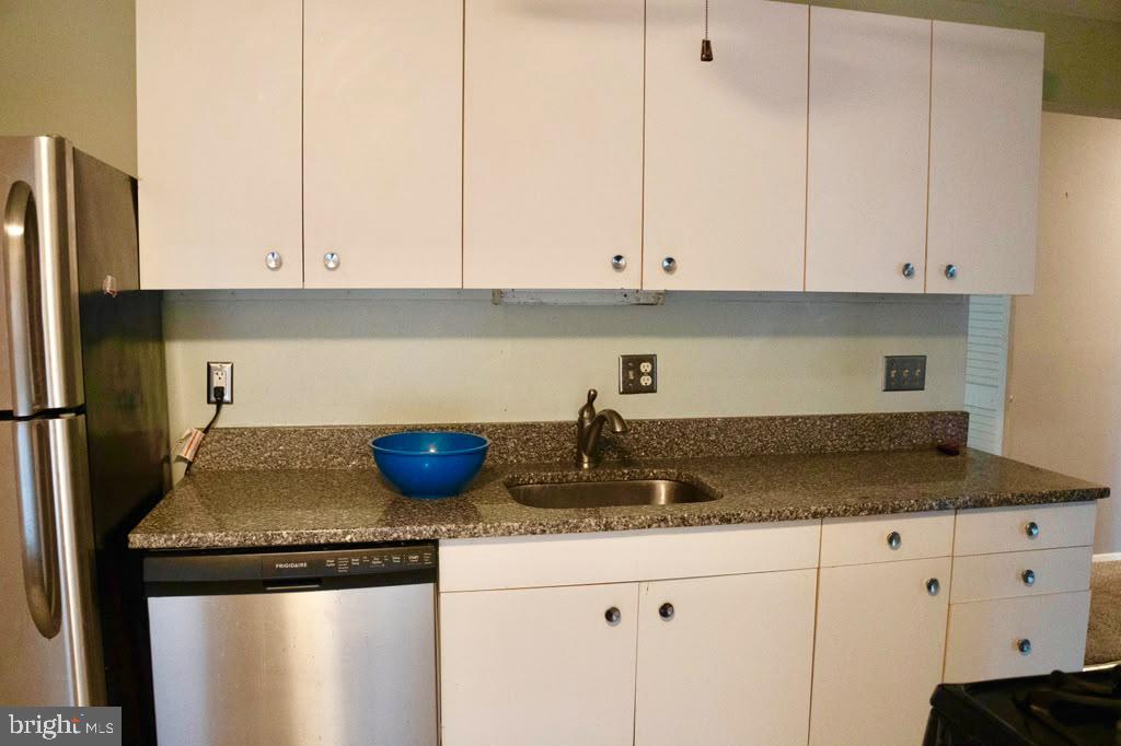 3331 Huntley Square Dr #a Property Photo 7