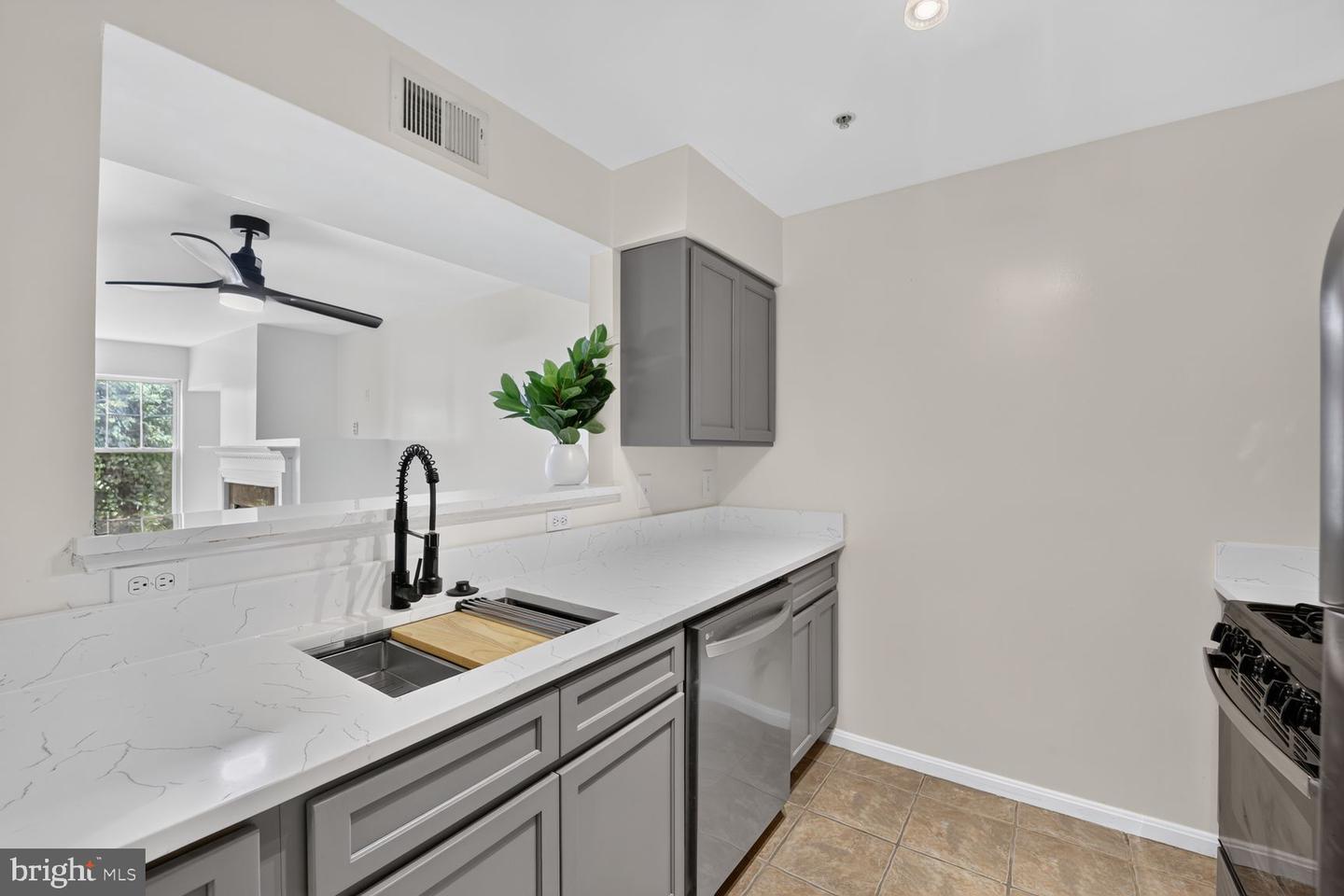 13900 Farnsworth Ln #4305 Property Photo 1