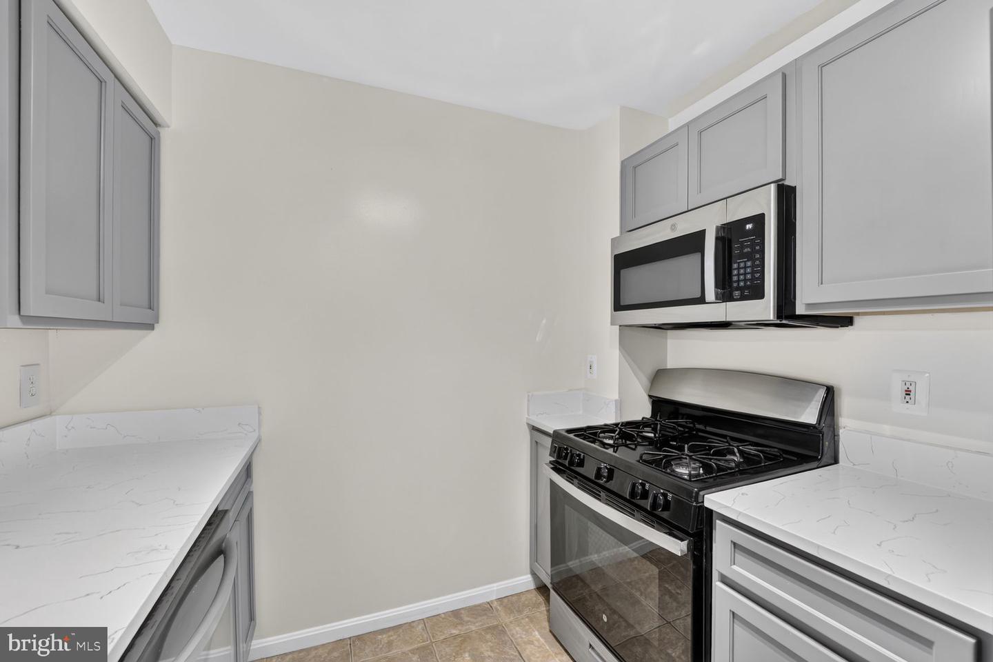 13900 Farnsworth Ln #4305 Property Photo 2