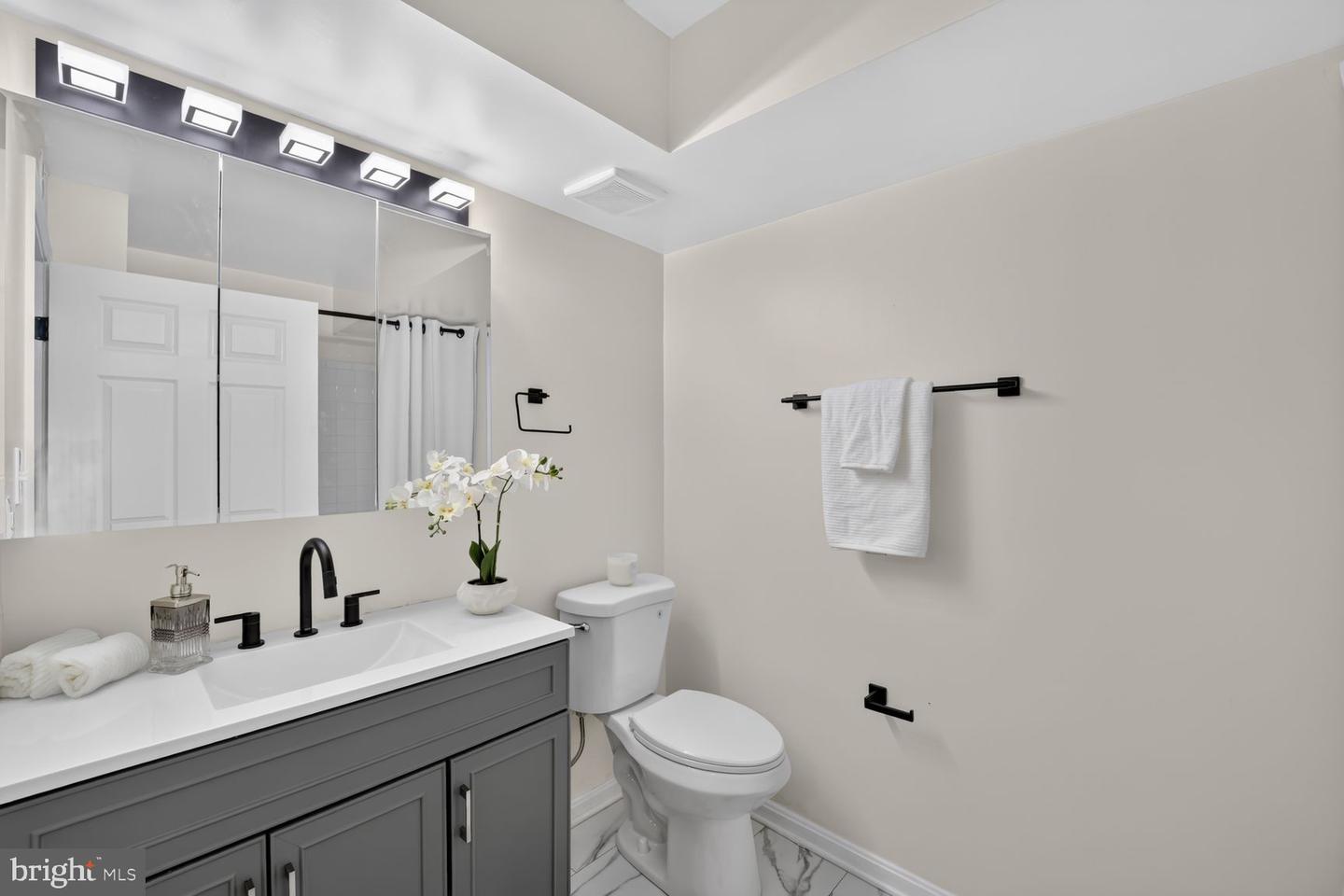 13900 Farnsworth Ln #4305 Property Photo 7