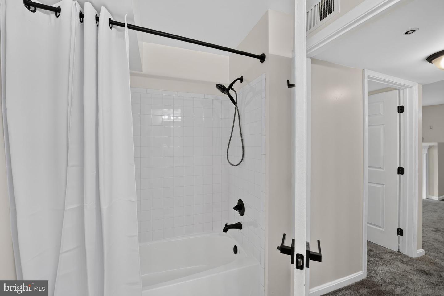 13900 Farnsworth Ln #4305 Property Photo 12