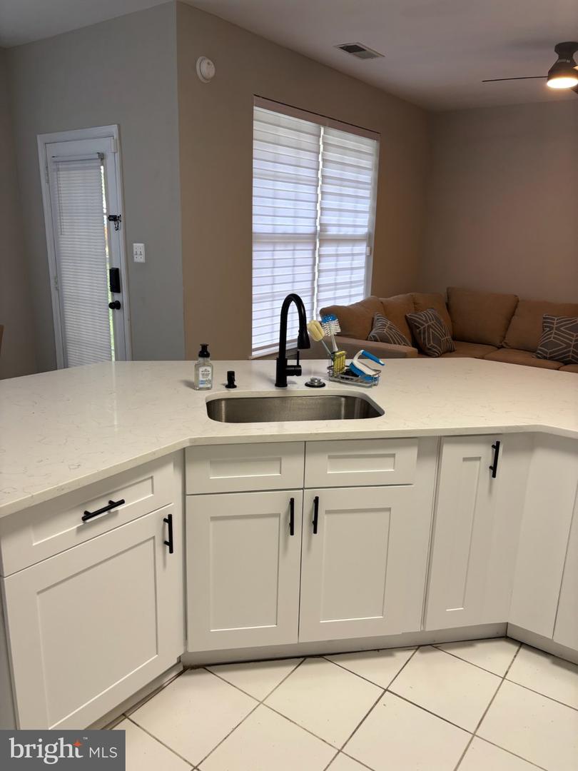 15613 Everglade Ln #g101 Property Photo 9