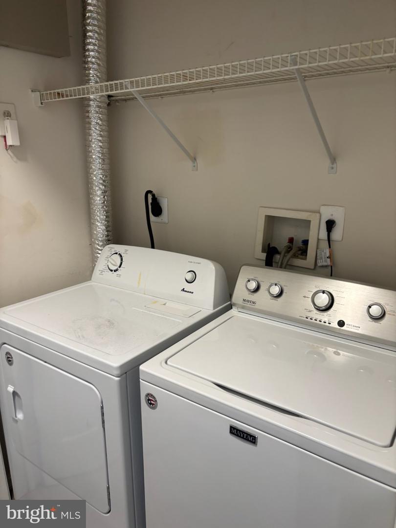 15613 Everglade Ln #g101 Property Photo 24