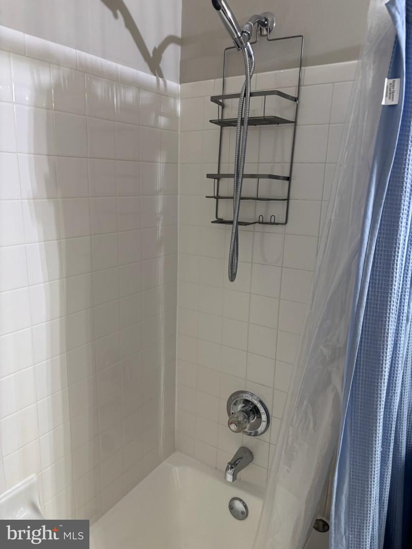 15613 Everglade Ln #g101 Property Photo 28