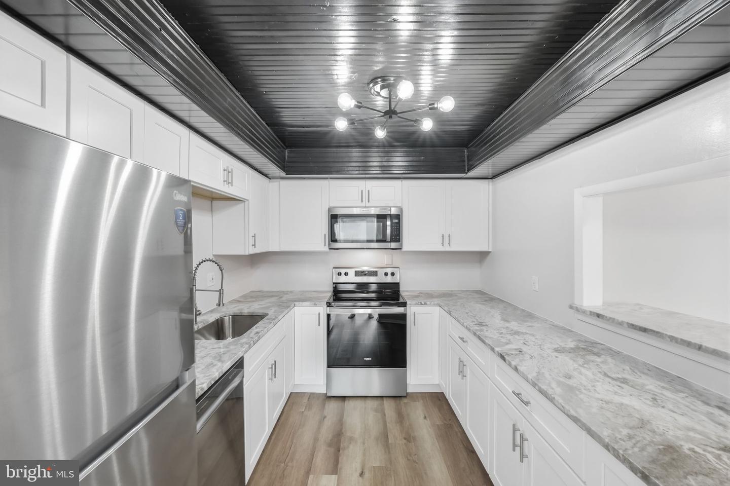 12403 PERSIMMON RD Property Photo 1