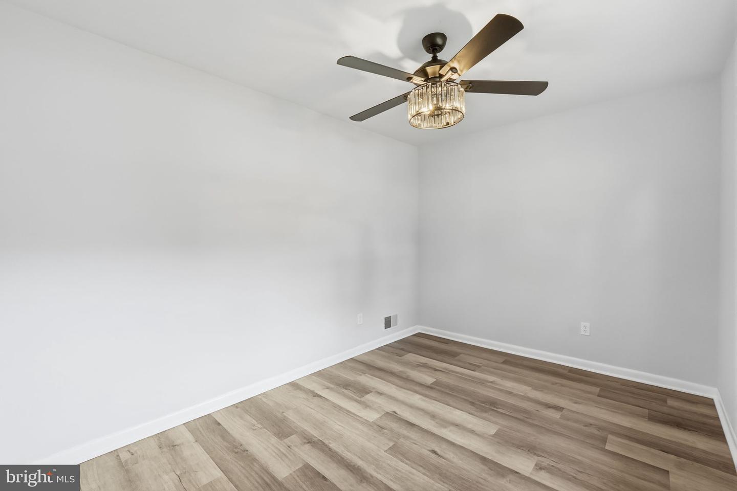 12403 Persimmon Rd Property Photo 6