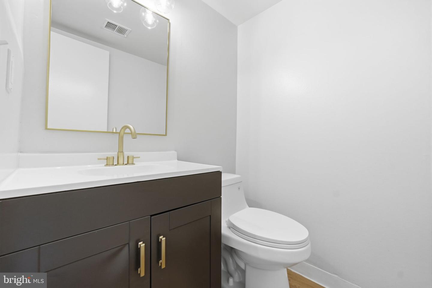 12403 Persimmon Rd Property Photo 9