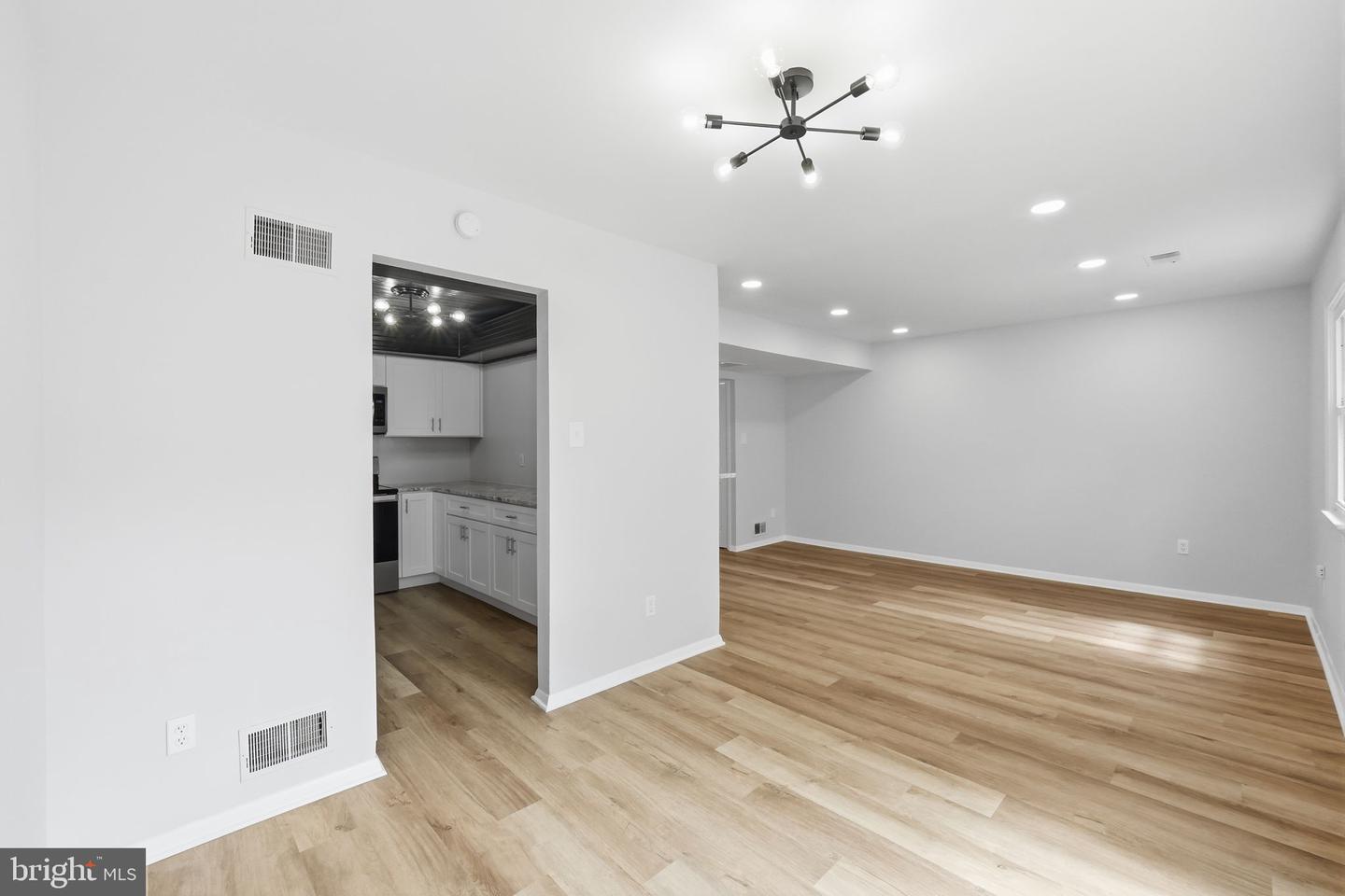 12403 Persimmon Rd Property Photo 15