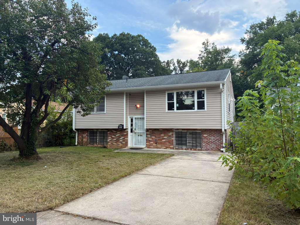 4917 Fox St Property Photo 2