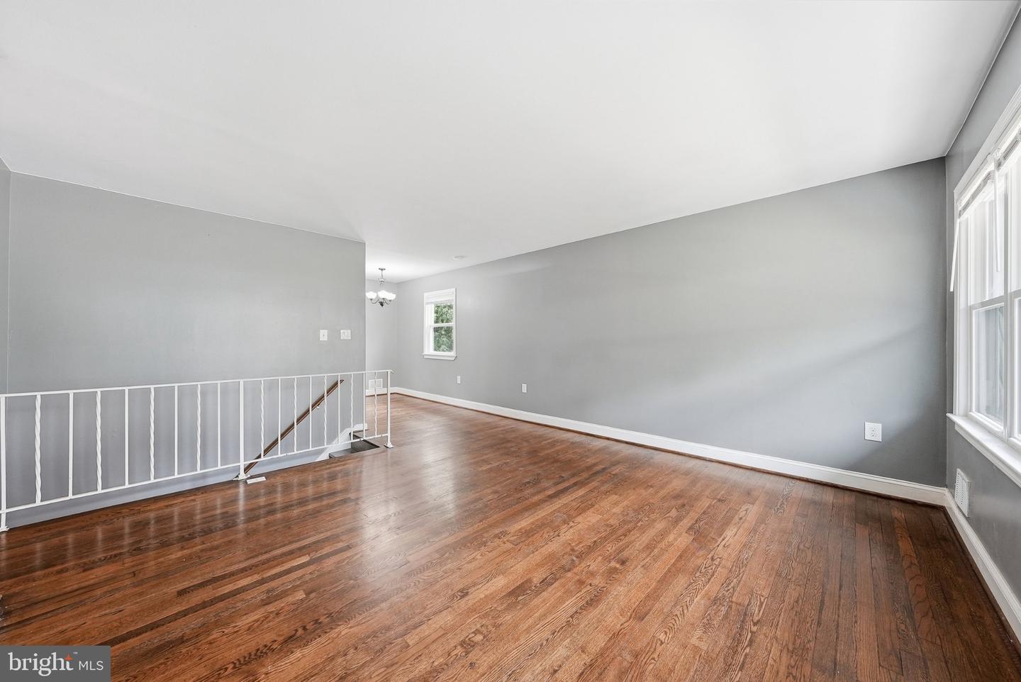 8905 Bold St Property Photo 4