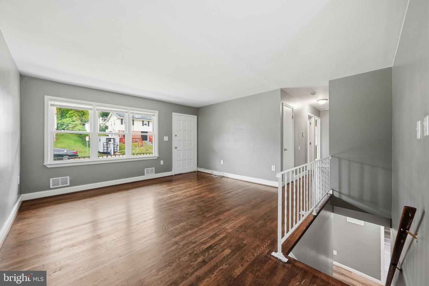 8905 Bold St Property Photo 5
