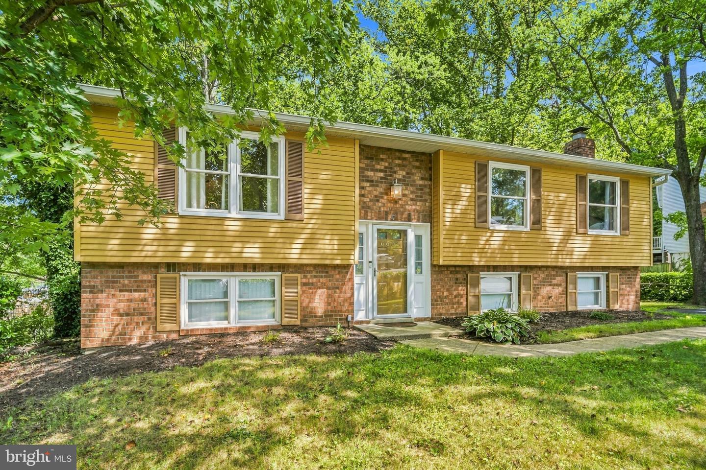 6603 Seward Rd Property Photo 1