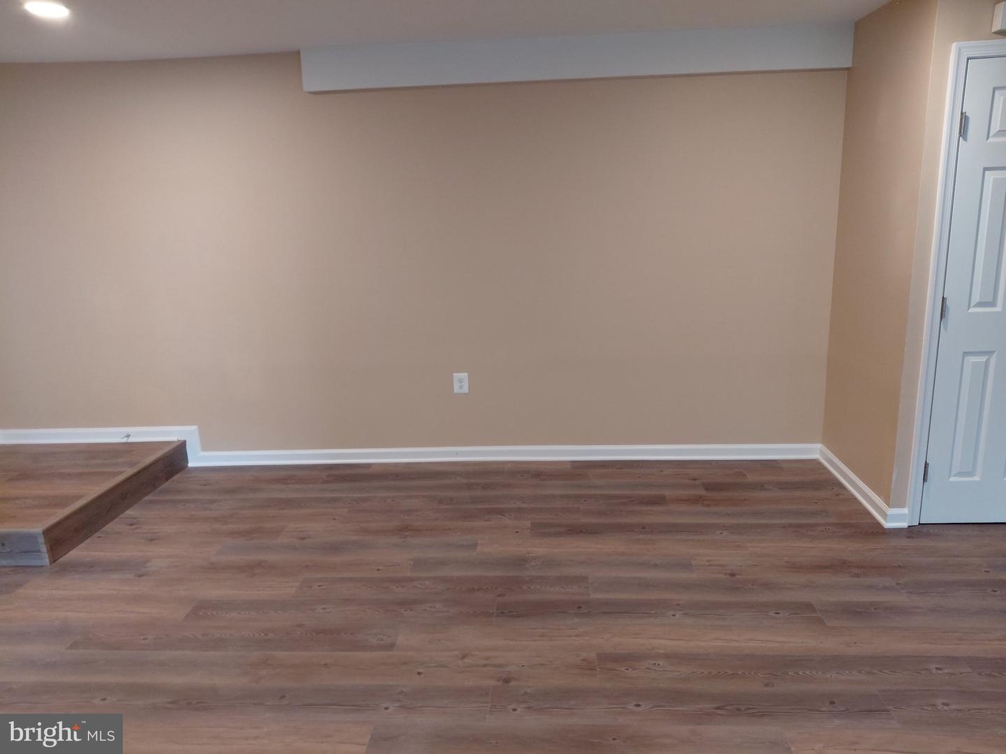 7161 CROSS ST #T-4 Property Photo 1