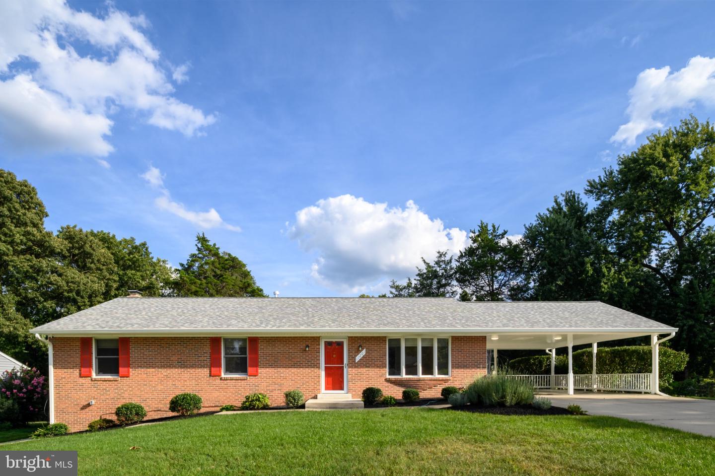11201 Cedar Ln Property Photo 1