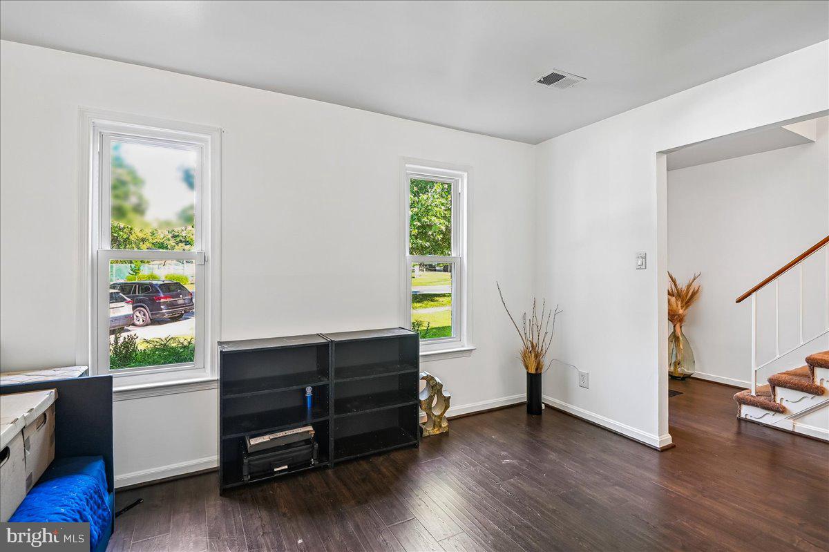 8910 Fairhaven Property Photo 3