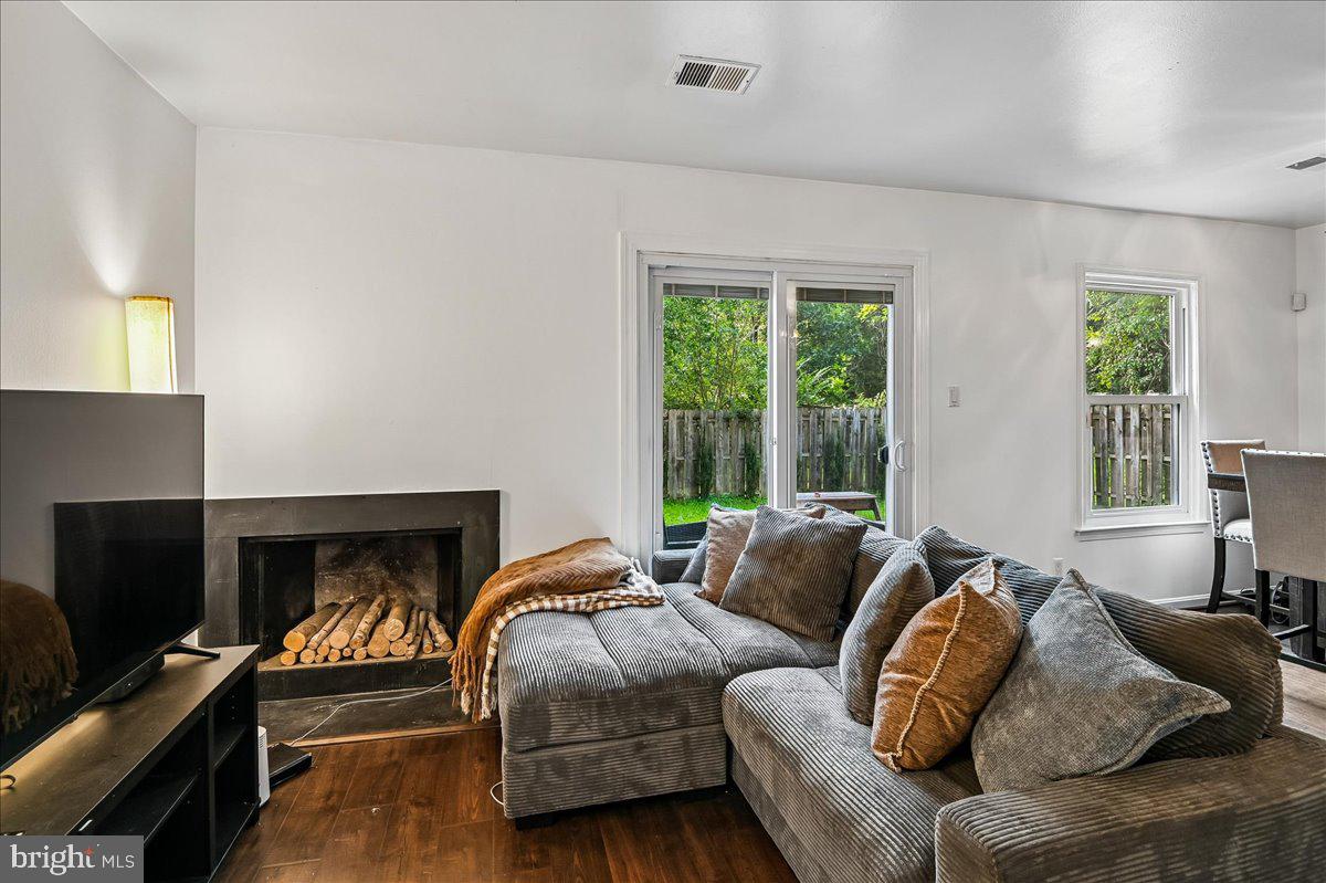 8910 Fairhaven Property Photo 9
