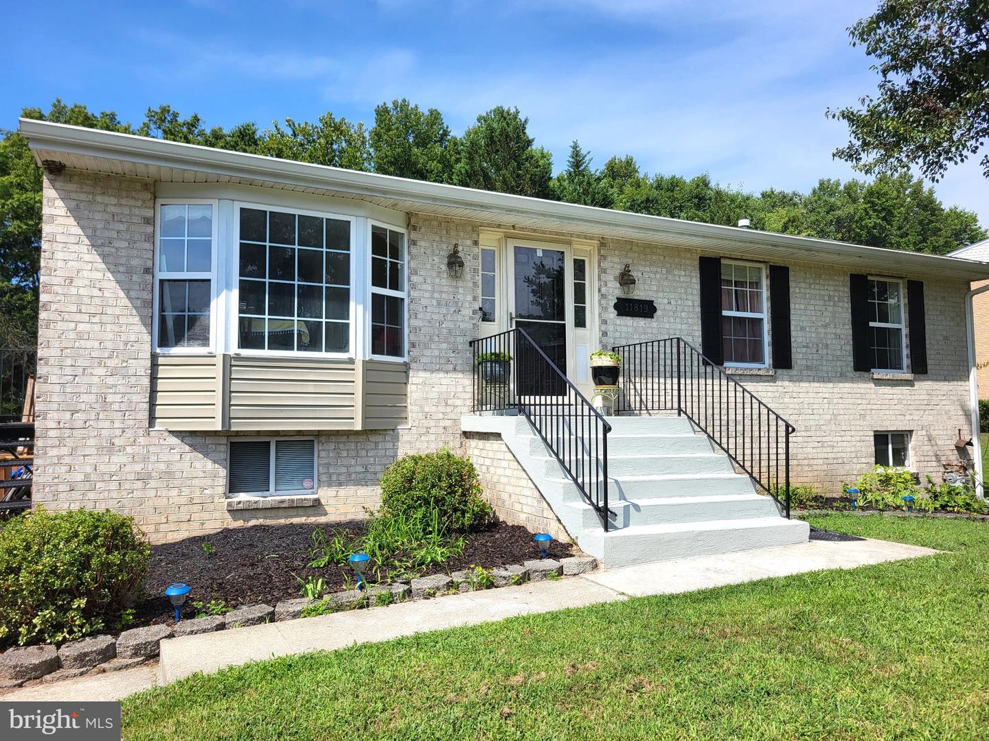 11819 SYLVIA DR Property Photo 1