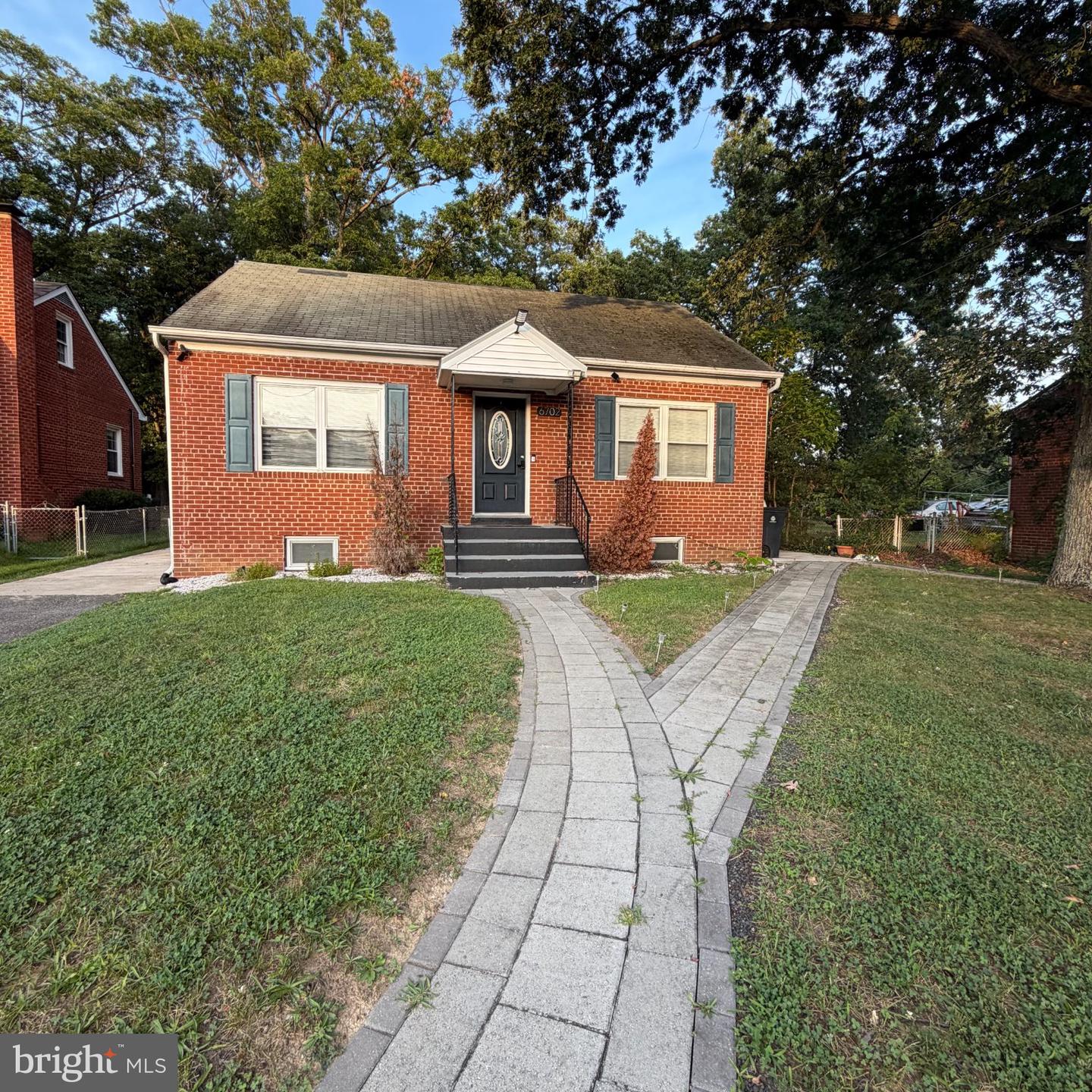 6702 LIVINGSTON RD Property Photo 1