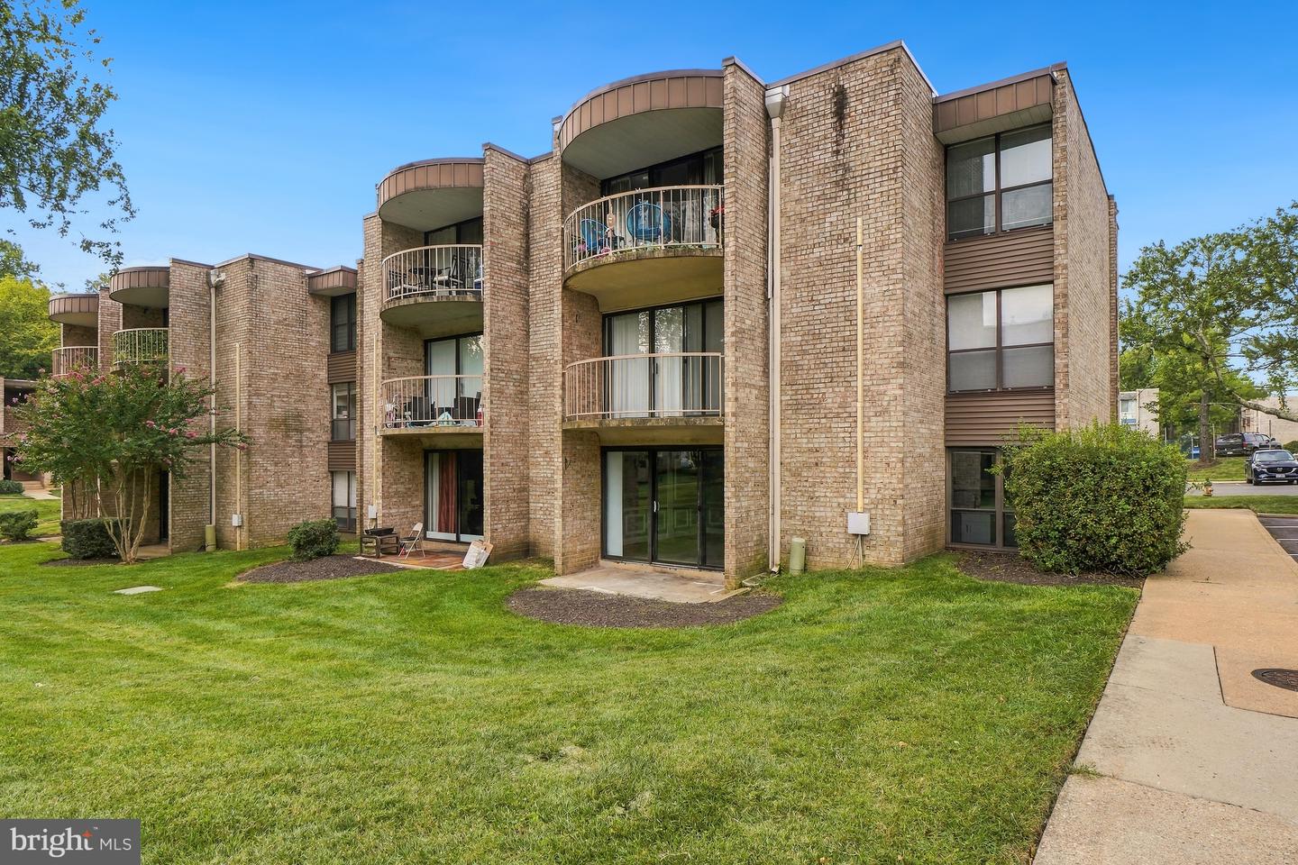 3346 Huntley Square #t Property Photo 1