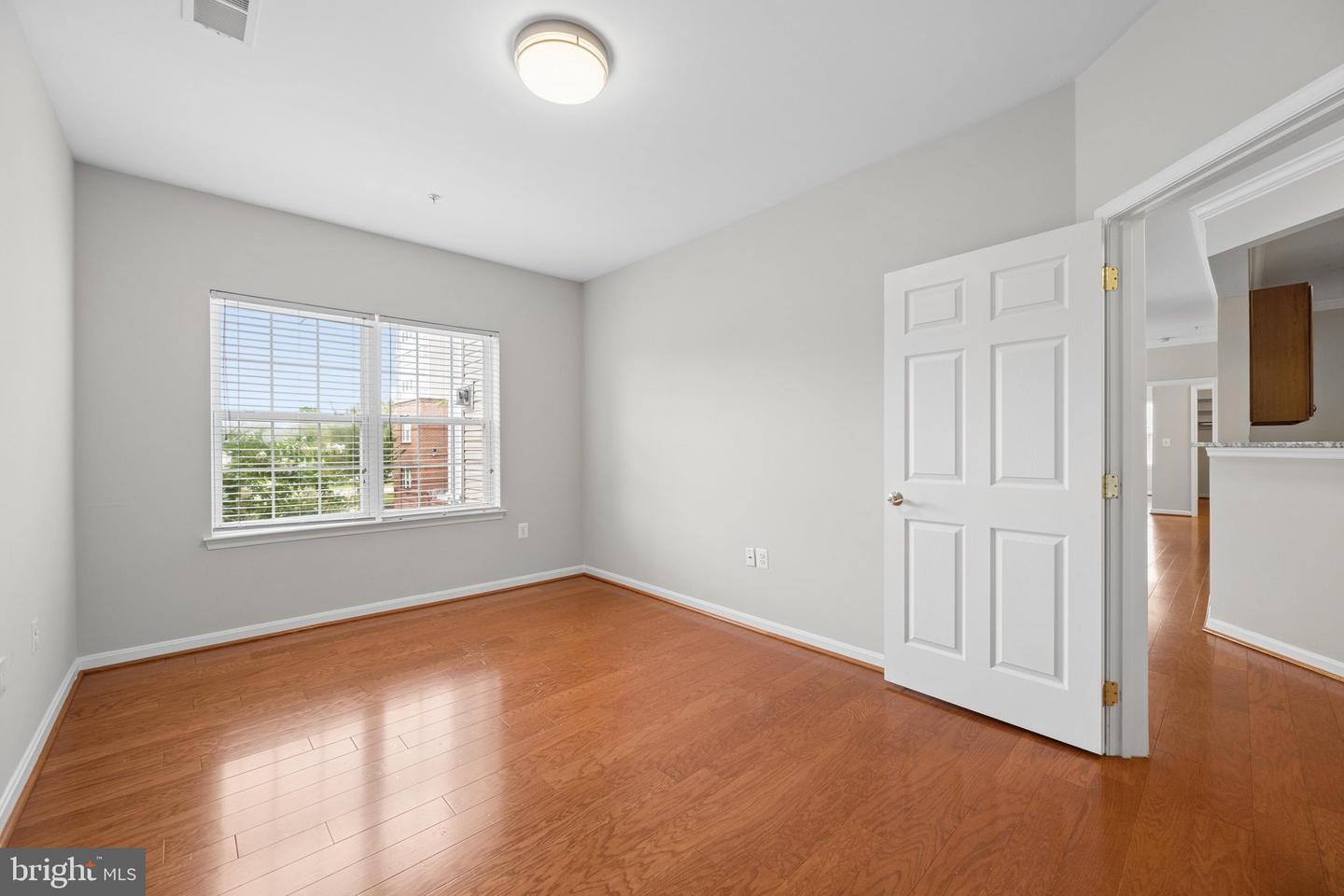 MDPG2218062 Property Photo 37