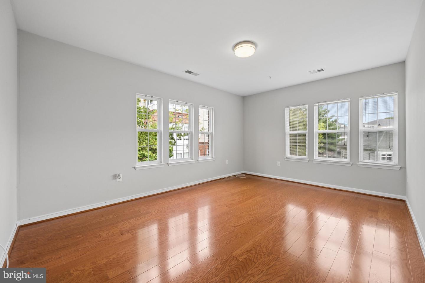 MDPG2218062 Property Photo 60
