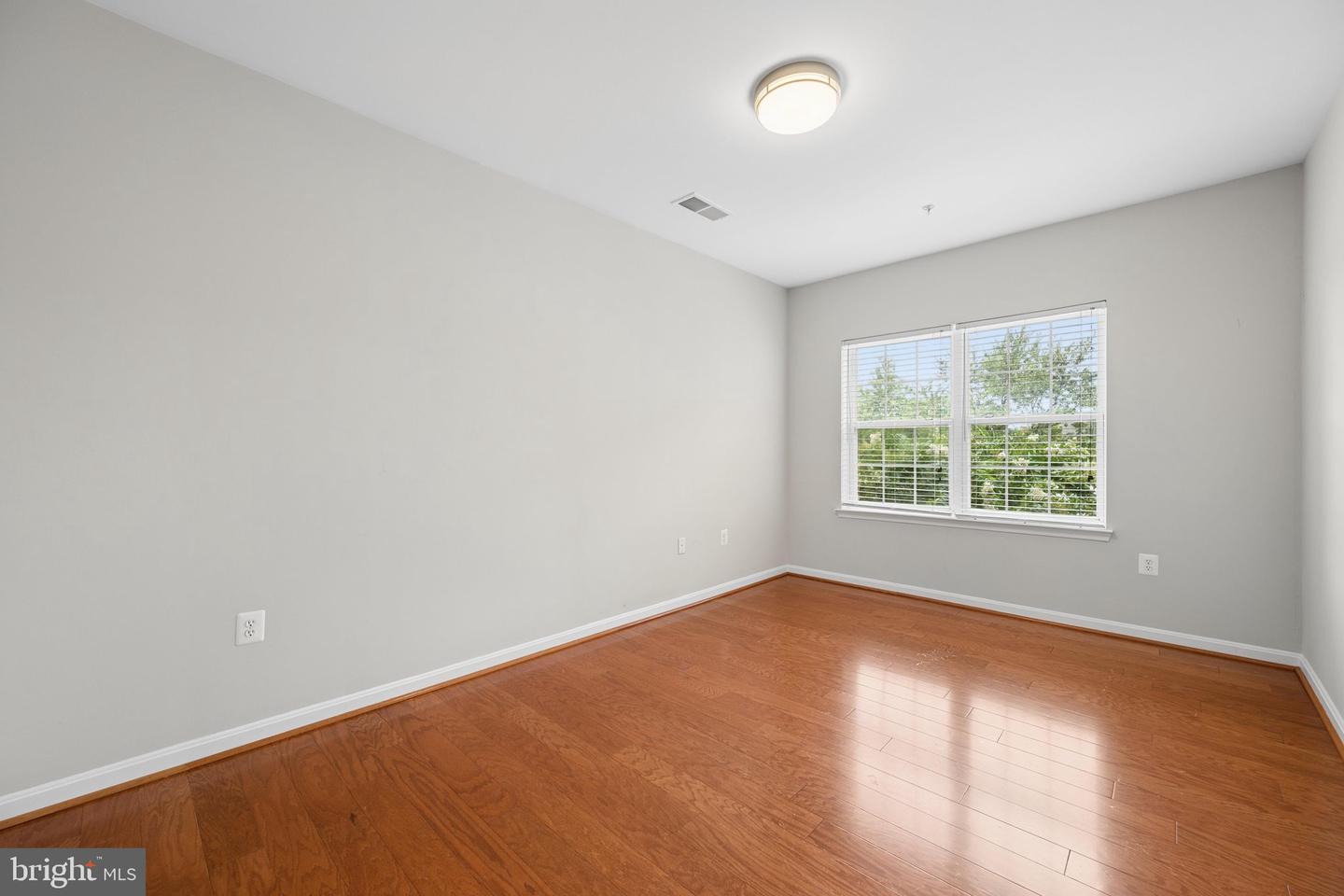 MDPG2218062 Property Photo 65