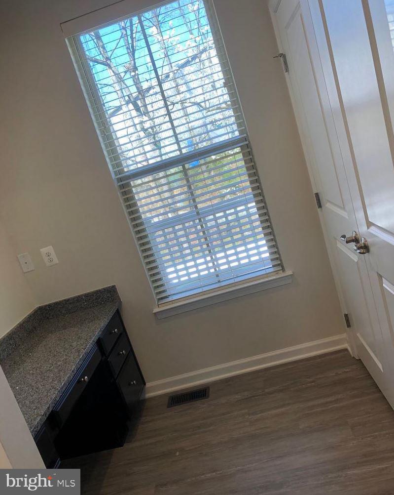 10048 Dorsey Ln Property Photo 18
