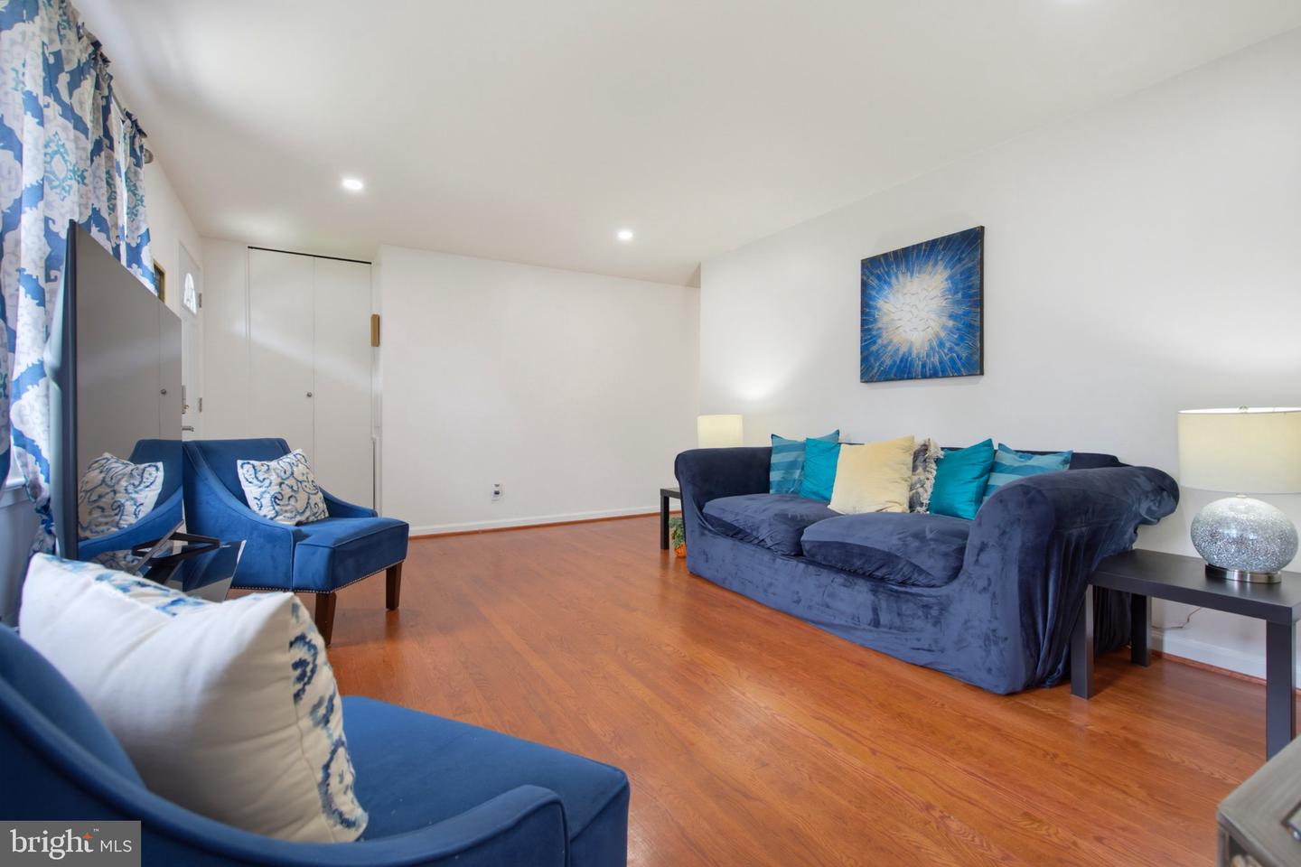13011 Clarion Rd Property Photo 4